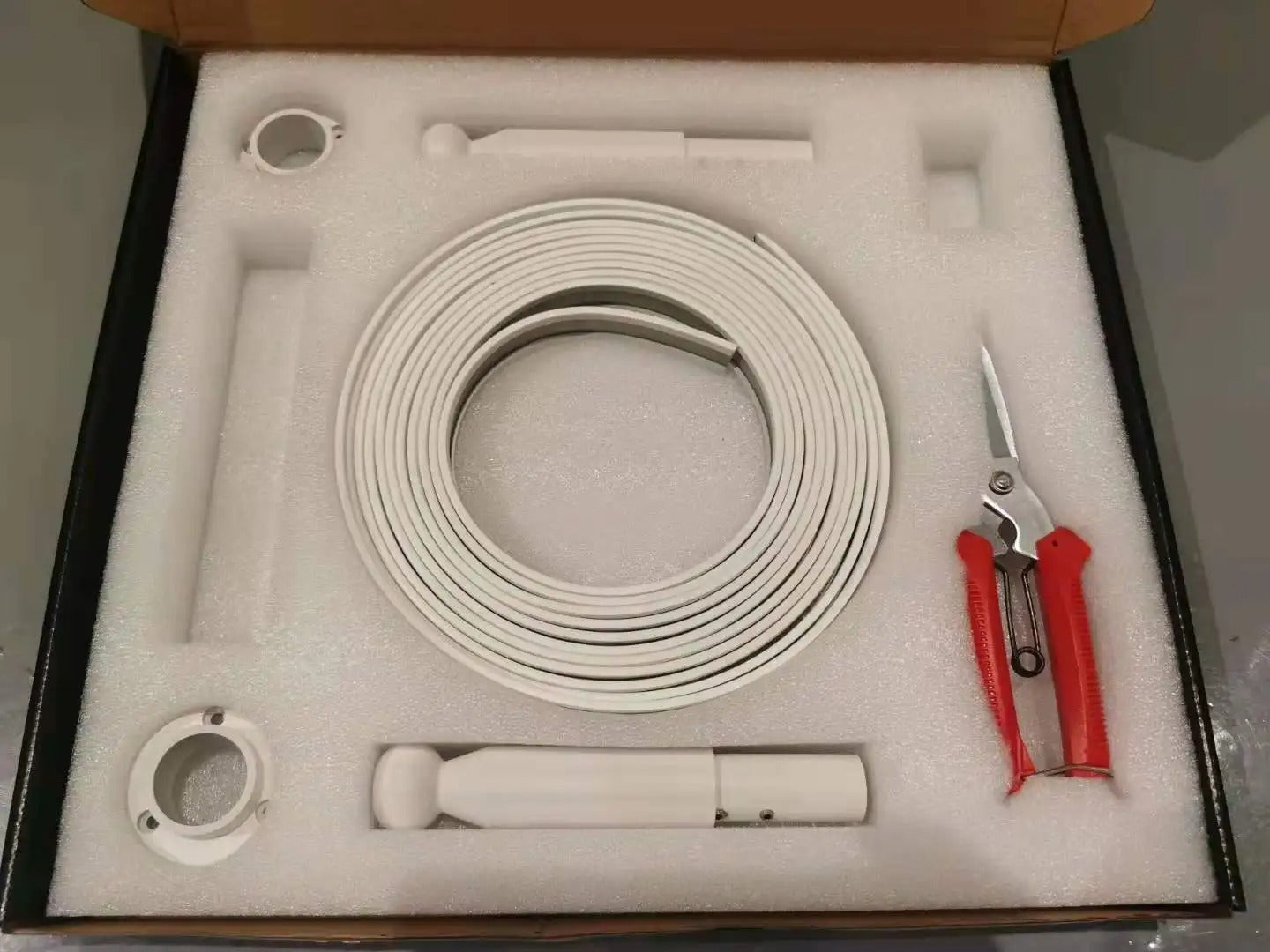 Sleek Modern LED Wall Lamp – Minimalist Linear Design